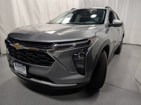 New 2026 Chevrolet Trax LT w/ Driver Confidence Package FWD image 7