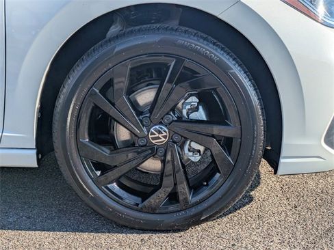 New 2026 Volkswagen Jetta SE image 11