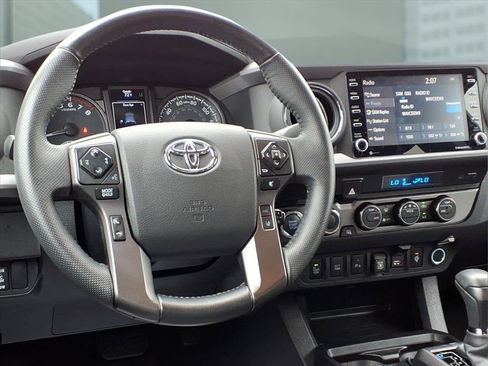 Used 2023 Toyota Tacoma TRD Sport w/ Technology Package AWD/4WD image 3