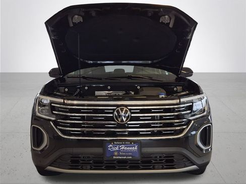 Used 2025 Volkswagen Atlas SEL AWD/4WD image 4