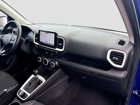 Used 2023 Hyundai Venue Limited FWD image 31