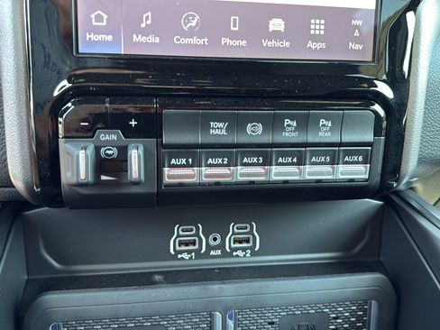 New 2026 RAM 3500 Big Horn AWD/4WD image 27
