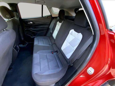 Used 2024 Chevrolet Trax LS w/ LS Convenience Package FWD image 21