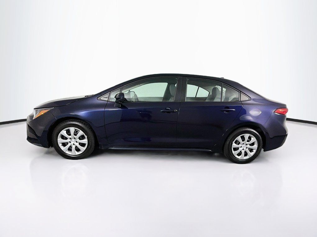 Used 2022 Toyota Corolla LE FWD image 6