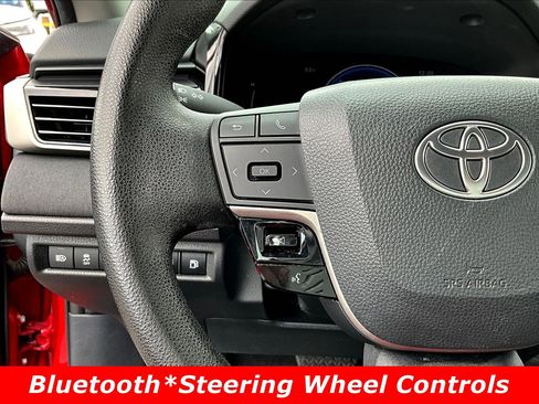 Used 2025 Toyota Camry LE FWD image 11