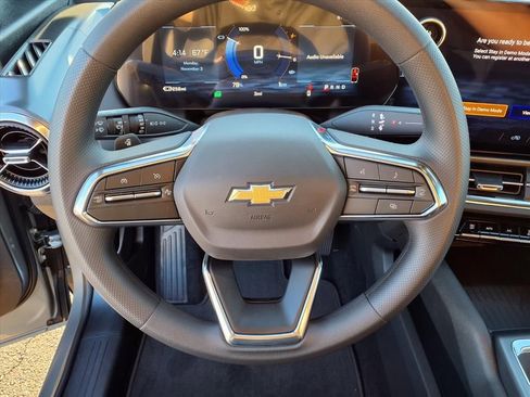 New 2026 Chevrolet Equinox EV LT image 12