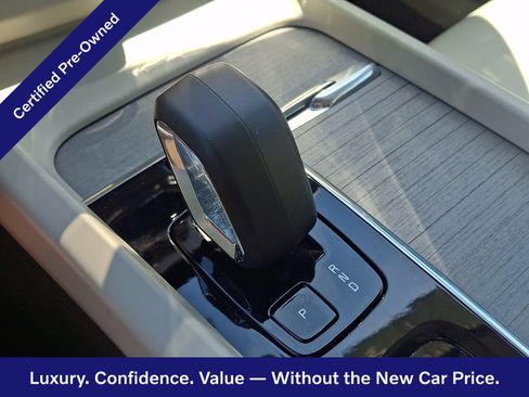 Certified 2024 Volvo XC60 B5 Plus w/ Climate Package AWD/4WD image 16