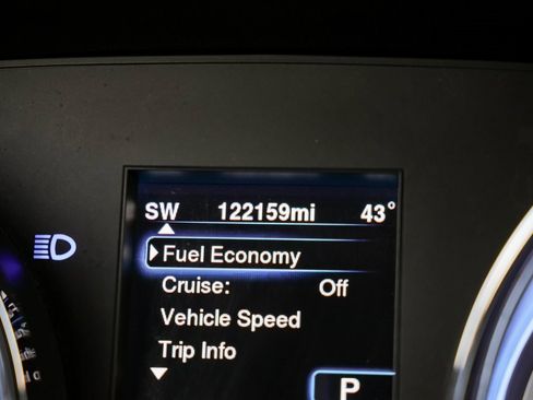 Used 2014 Chrysler 300 C image 12