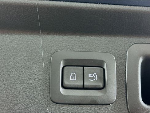 Used 2025 MAZDA CX-50 AWD 2.5 S w/ Premium Package image 32