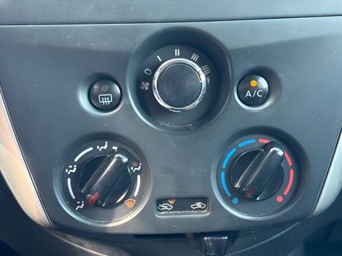 Used 2016 Nissan Versa SV FWD image 11