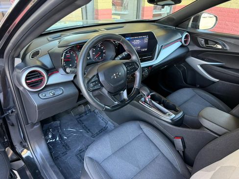 Used 2024 Chevrolet Trax RS image 16