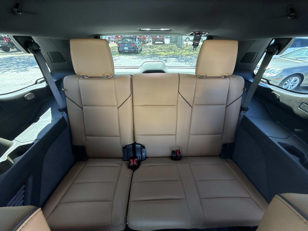 Certified 2025 Cadillac Escalade Premium Luxury w/ Touring Package AWD/4WD image 15
