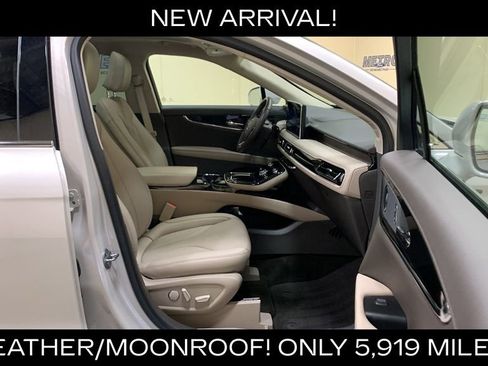 Used 2023 Lincoln Nautilus Reserve w/ Luxury Package AWD/4WD image 12