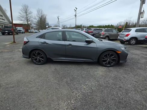 Used 2018 Honda Civic Sport image 4