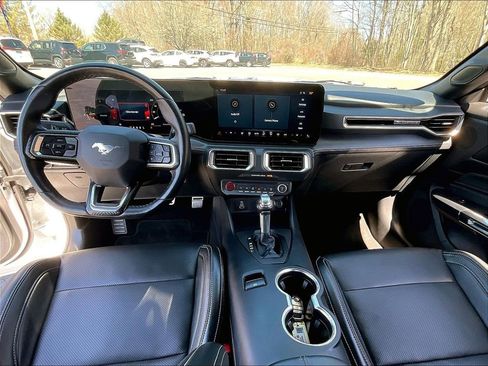 Used 2025 Ford Mustang Premium RWD image 21