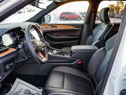 New 2025 Jeep Grand Cherokee Summit image 22