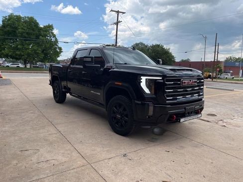 Used 2024 GMC Sierra 2500 AT4 w/ AT4 Premium Plus Package AWD/4WD image 10
