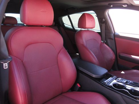 Used 2022 Kia Stinger GT-Line w/ Sun & Sound Package RWD image 11