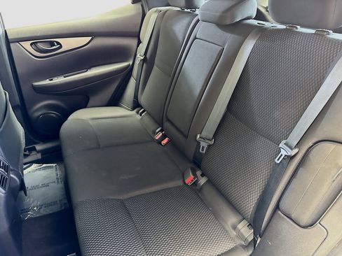 Used 2021 Nissan Rogue Sport S image 14