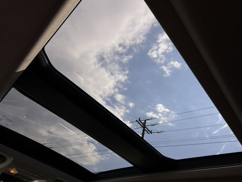 Used 2021 Toyota RAV4 Limited image 24