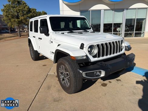 Used 2025 Jeep Wrangler Sahara image 1