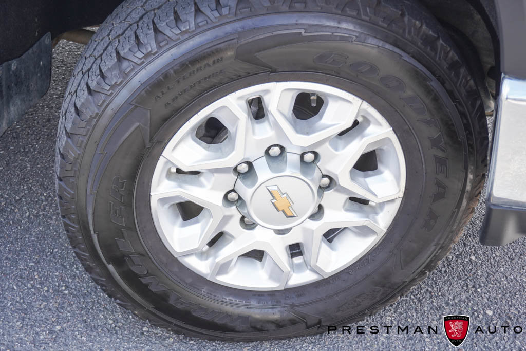 Used 2022 Chevrolet Silverado 2500 LTZ w/ LTZ Convenience Package AWD/4WD image 11