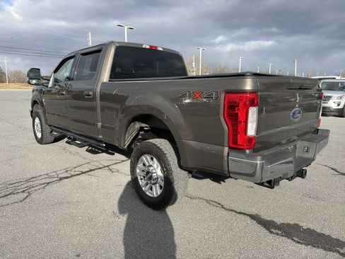 Used 2017 Ford F250 XLT image 6
