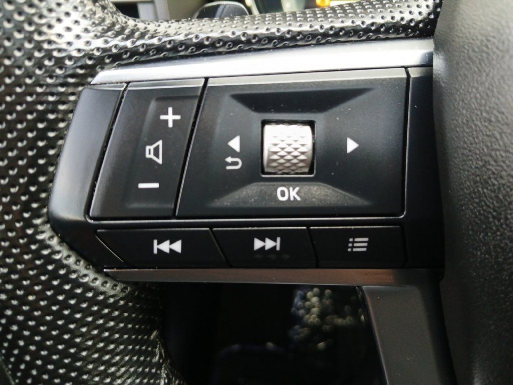 Used 2023 Mitsubishi Outlander SEL 40th Anniversary AWD/4WD image 11