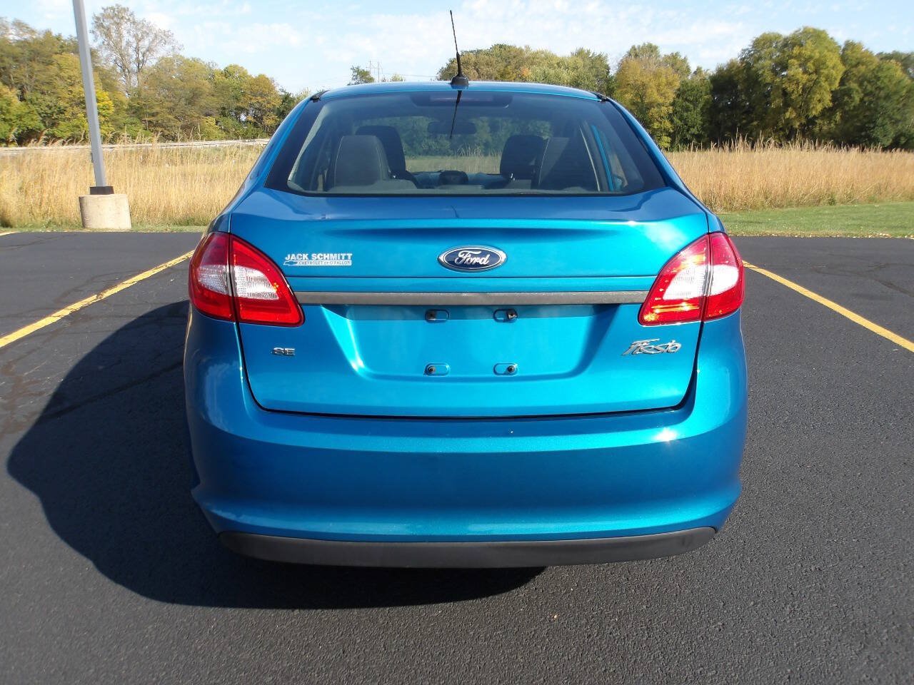 Used 2013 Ford Fiesta SE FWD image 4