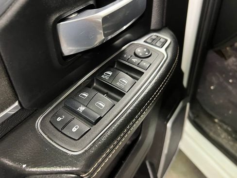 Used 2024 RAM 2500 Laramie AWD/4WD image 25