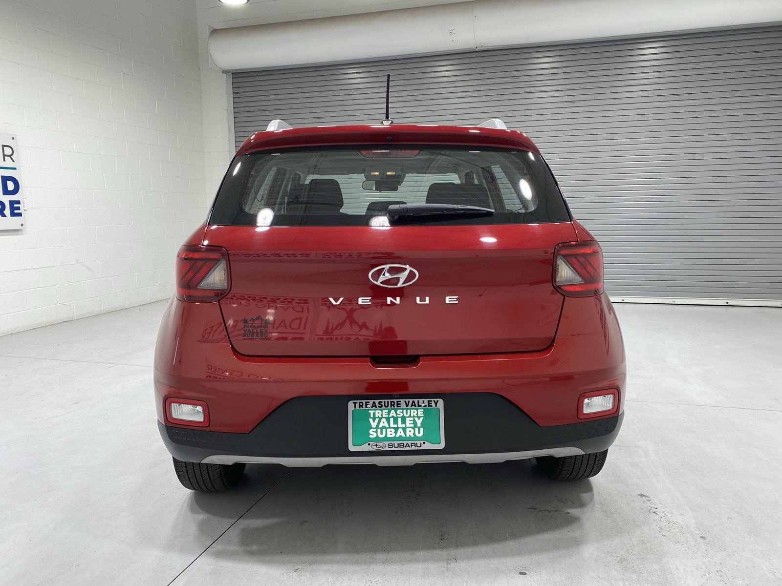 Used 2025 Hyundai Venue SEL FWD image 7