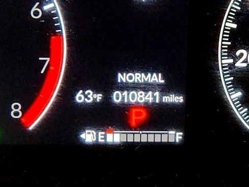 Used 2025 Honda Pilot Touring image 16