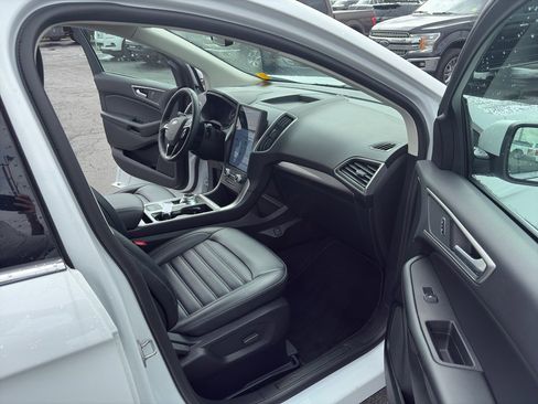 Used 2024 Ford Edge SEL image 23