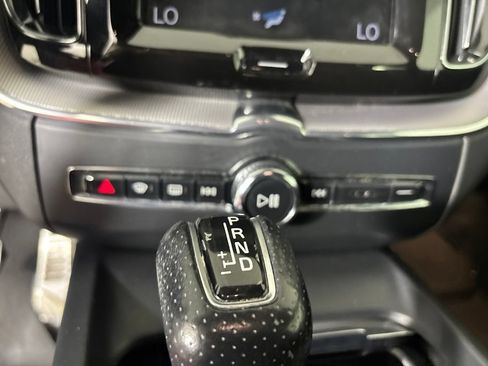 Used 2019 Volvo XC60 T5 R-Design w/ Protection Package Premier FWD image 21