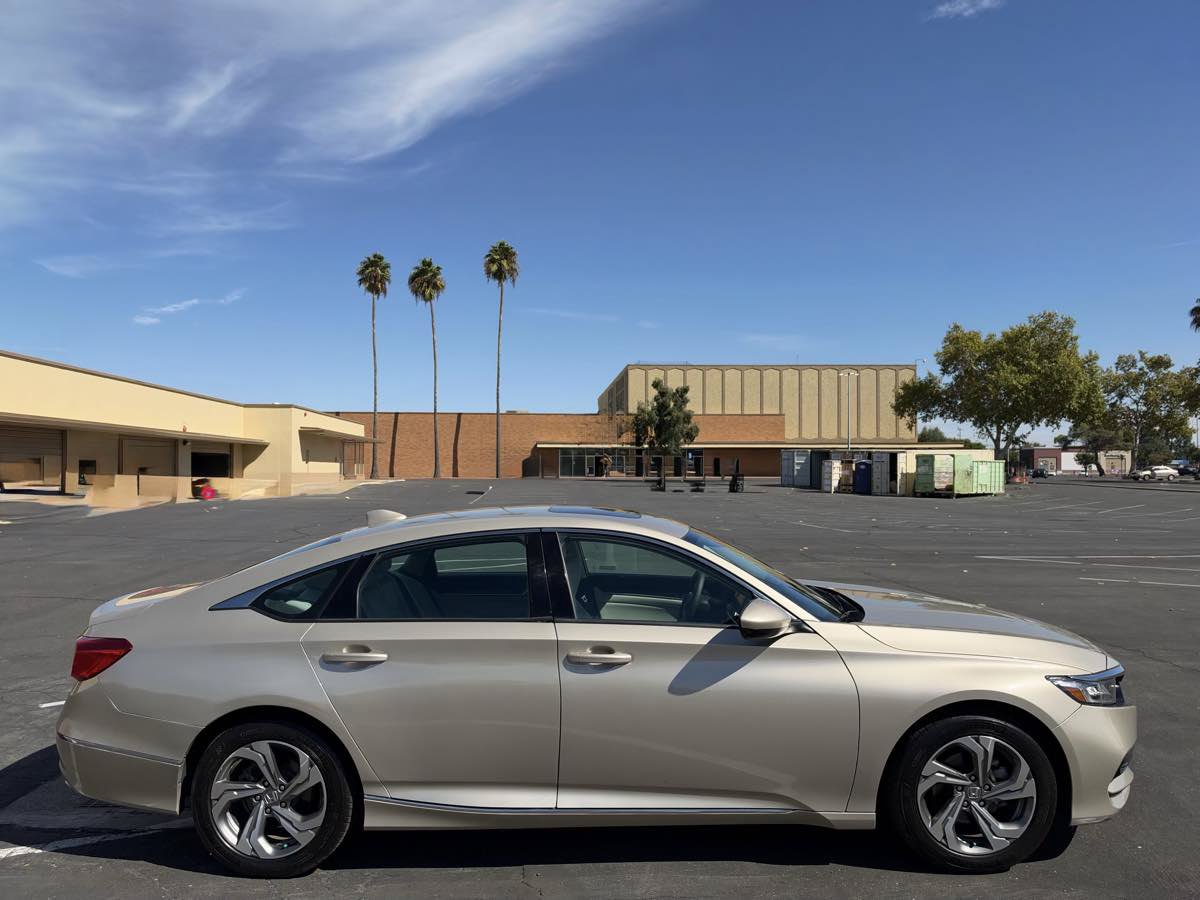 Used 2018 Honda Accord EX image 8