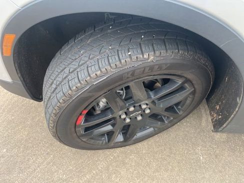 Used 2022 Chevrolet Blazer LT w/ Redline Edition FWD image 7