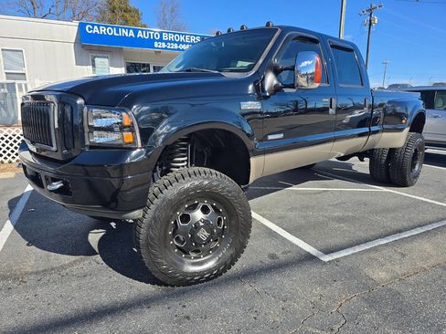 Used 2006 Ford F350 Lariat image 2