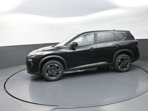Used 2024 Nissan Rogue SV AWD/4WD image 39