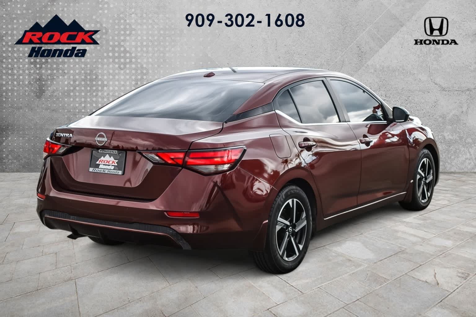 Used 2025 Nissan Sentra SV FWD image 4
