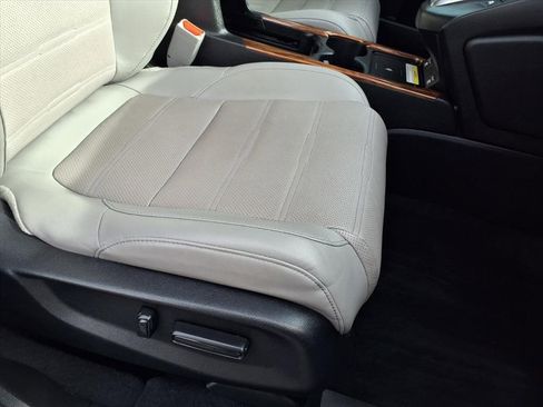 Used 2022 Honda CR-V Touring image 19