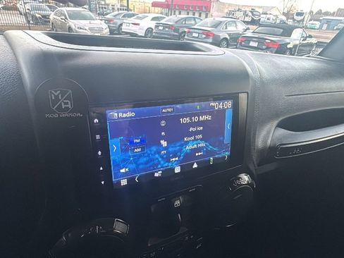 Used 2018 Jeep Wrangler Unlimited Rubicon image 24