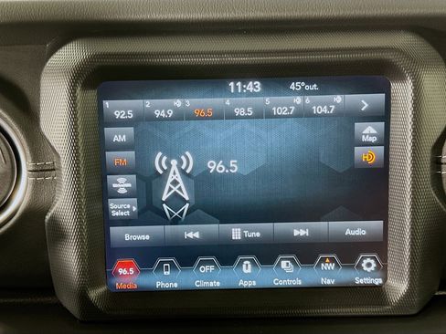 Used 2022 Jeep Wrangler Sahara w/ Safety Group image 21