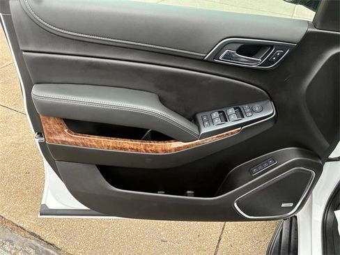 Used 2020 Chevrolet Suburban Premier image 23