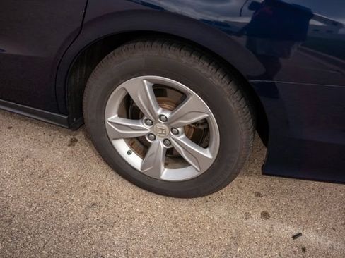 Used 2018 Honda Odyssey EX image 11