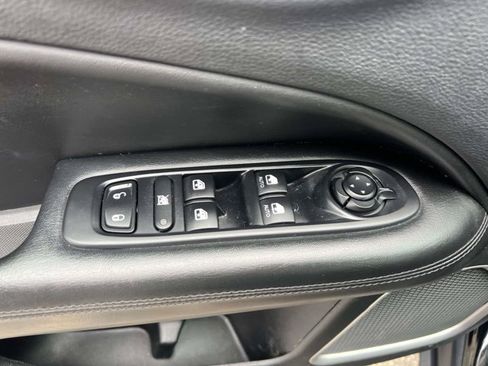 Used 2018 Jeep Compass Latitude w/ Popular Equipment Group AWD/4WD image 17