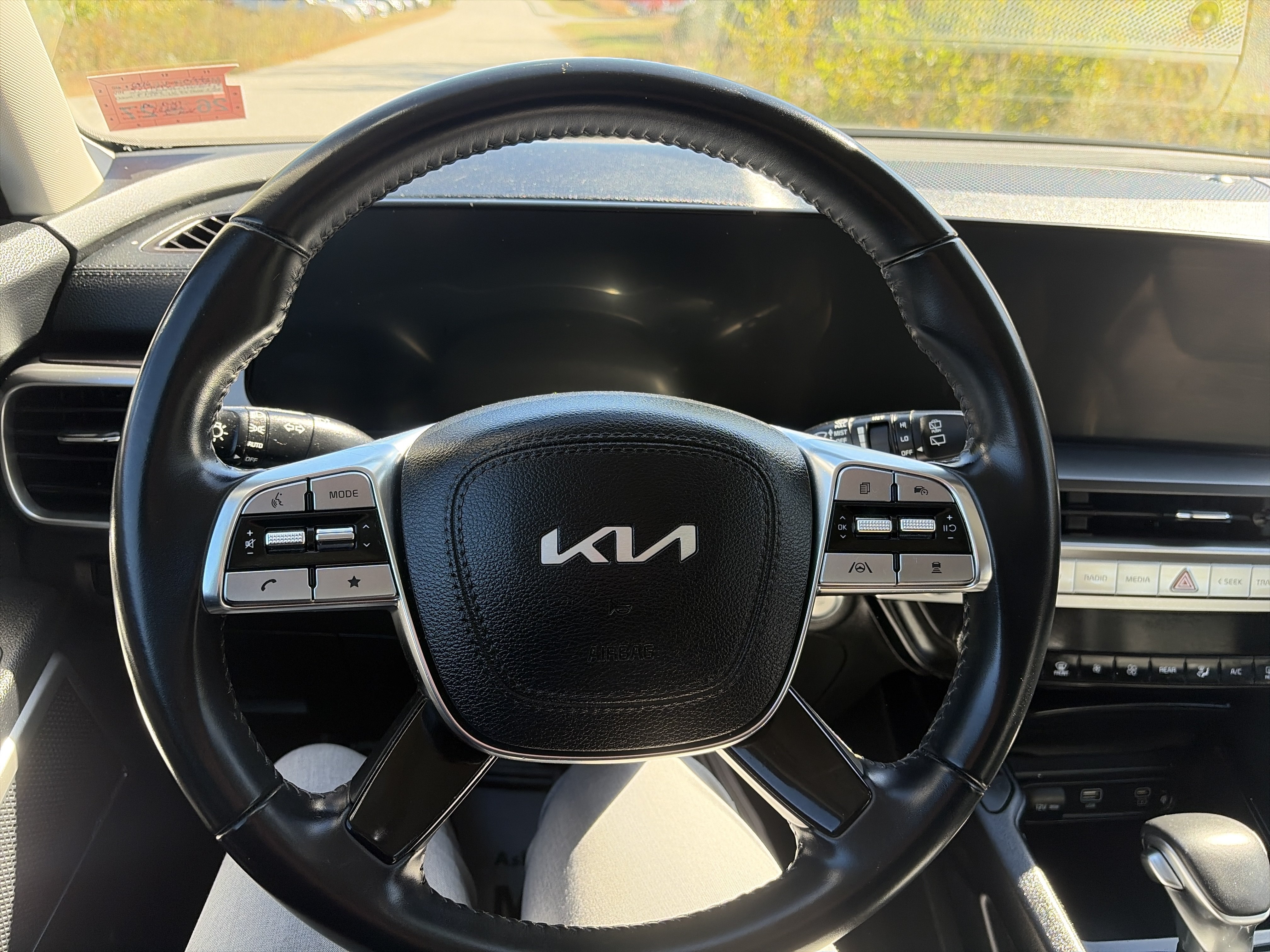 Certified 2024 Kia Telluride S w/ S Sunroof Package AWD/4WD image 22