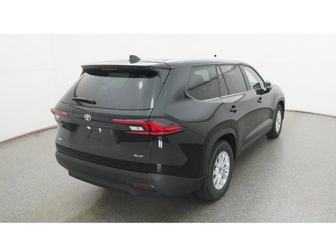 New 2026 Toyota Grand Highlander XLE image 8