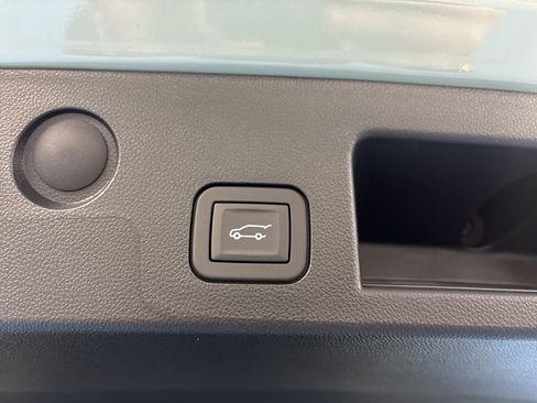 New 2026 Chevrolet Equinox LT w/ Convenience Package II FWD image 9