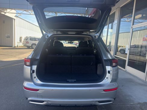 Used 2024 Mitsubishi Outlander SE image 40