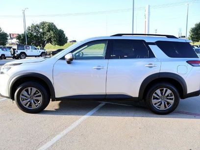 Certified 2025 Nissan Pathfinder SV